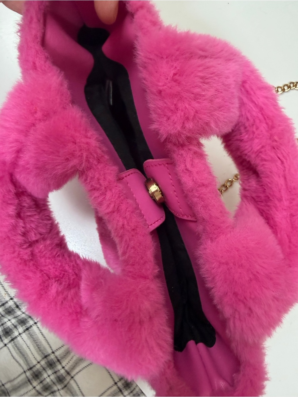 Skinnydip London x Barbie Mattel 2023 Pink Faux Fur Crossbody Mini Tote Bag - Picture 8 of 16